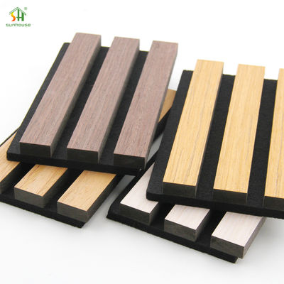 Ein guter Preis. Maßgeschneiderte akustische Holzplattenwand 1220x2440mm schwarze MDF Online