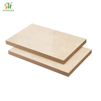 Ein guter Preis. Umweltfreundliche Melamin-MDF-Platte Wasserdicht 4x8ft Veneer-MDF-Platten E0 E1 Zertifiziert Online