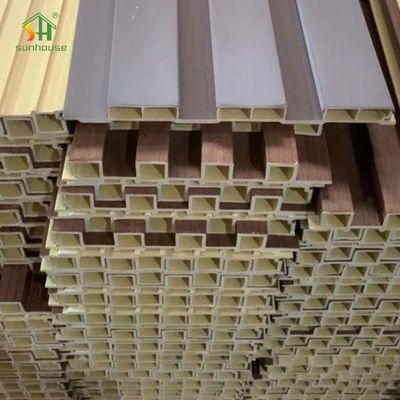 Ein guter Preis. Feuerhemmendes Wandpaneel aus recyceltem Holz und Kunststoff-WPC-Verbundwerkstoff für Innendekorationsverkleidungen Online