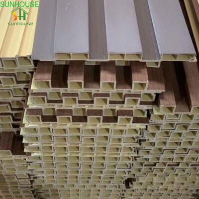 Ein guter Preis. WPC-Wandpaneel aus Holz-Kunststoff-Verbundwerkstoff für Hausrenovierungsprojekte Online